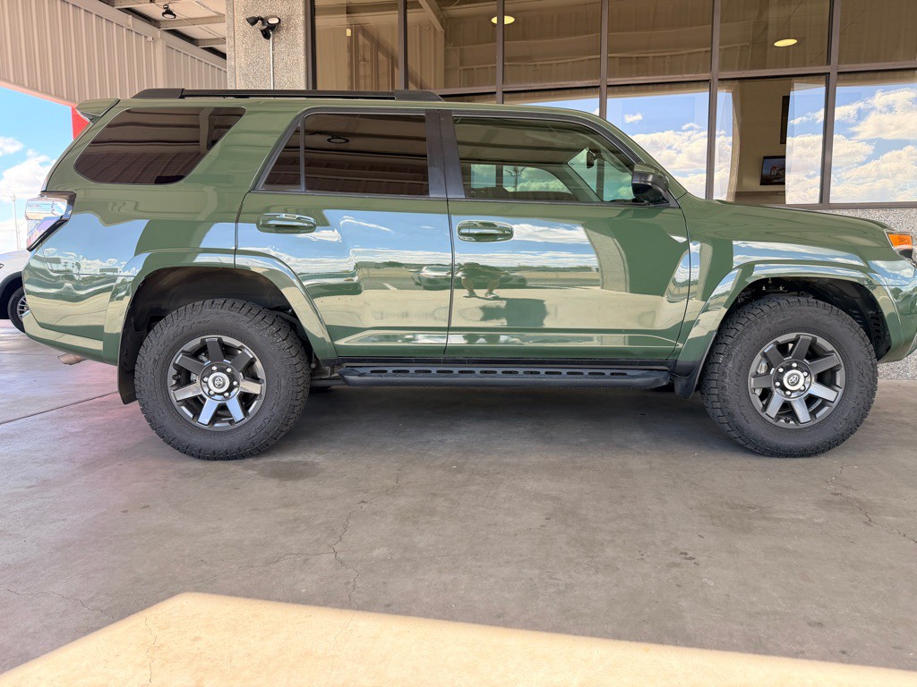 2022 Toyota 4Runner Image 36