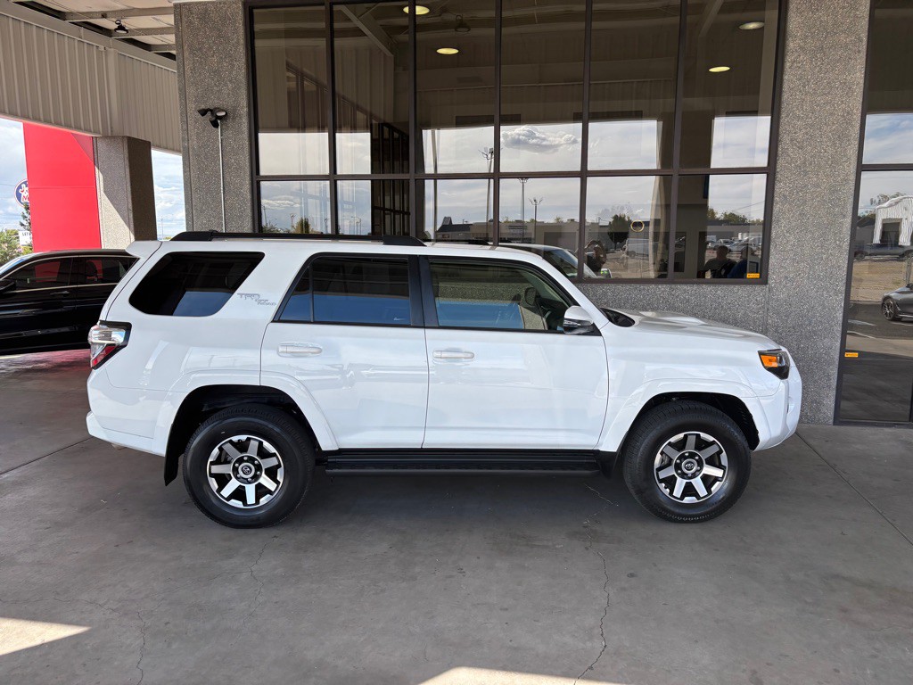 2024 Toyota 4Runner Image 38