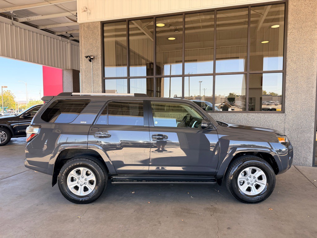 2024 Toyota 4Runner Image 38