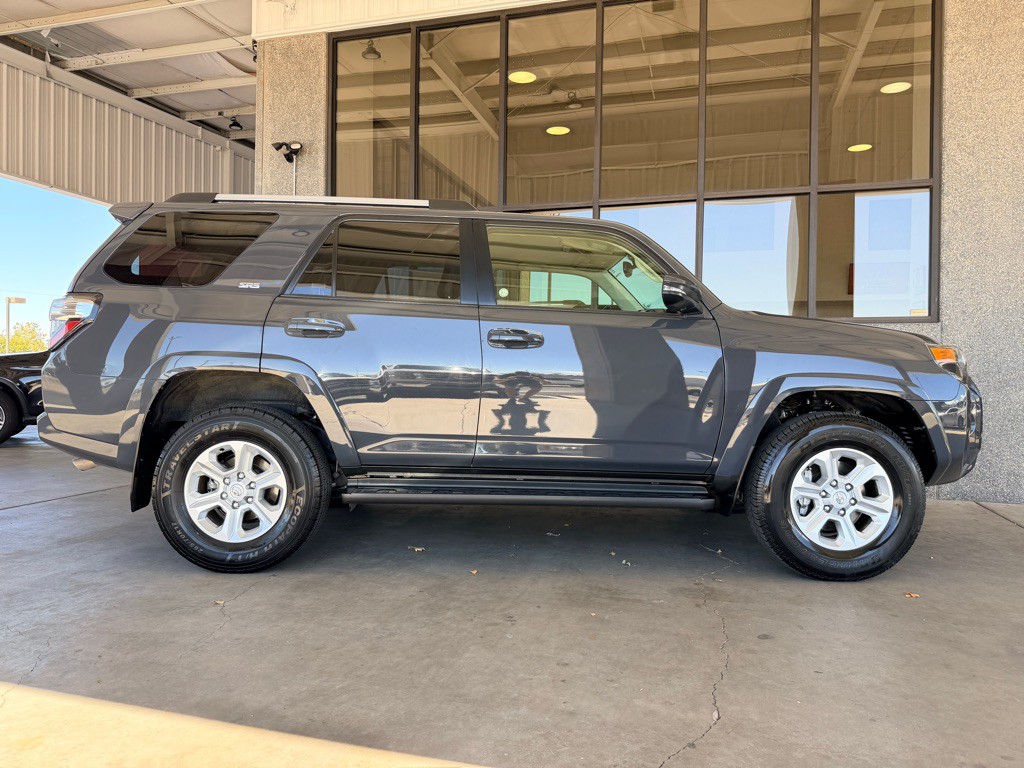 2024 Toyota 4Runner Image 39