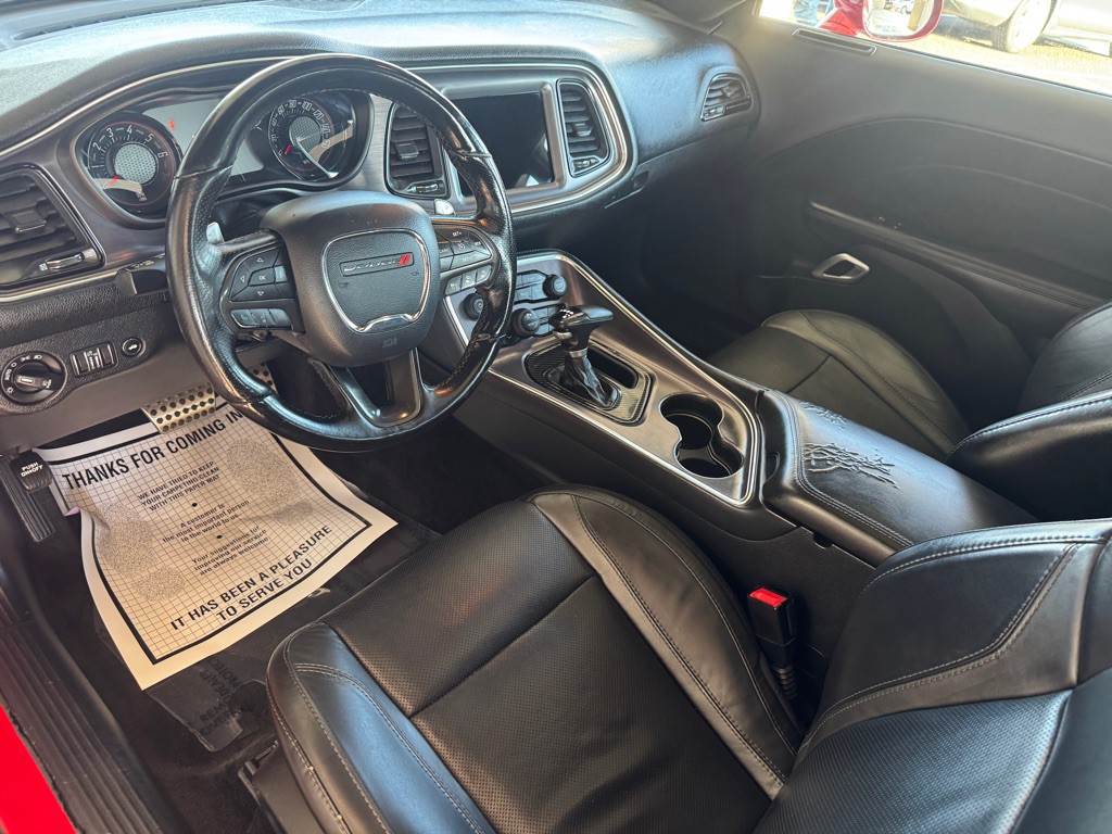 2017 Dodge Challenger Image 8