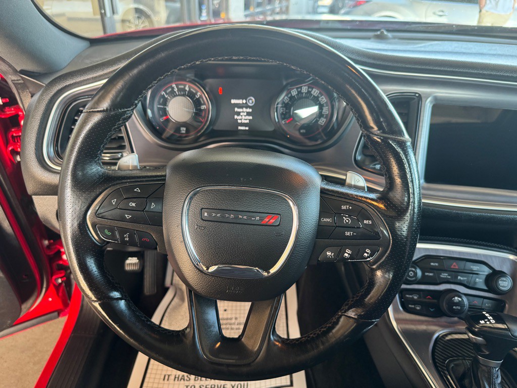 2017 Dodge Challenger Image 9
