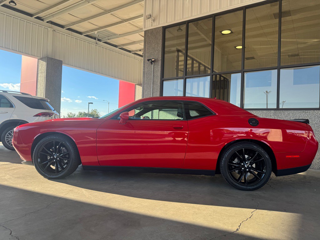 2017 Dodge Challenger Image 27