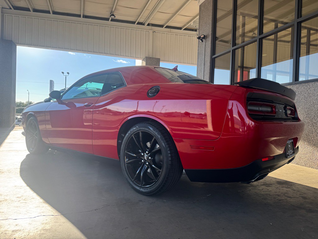 2017 Dodge Challenger Image 29
