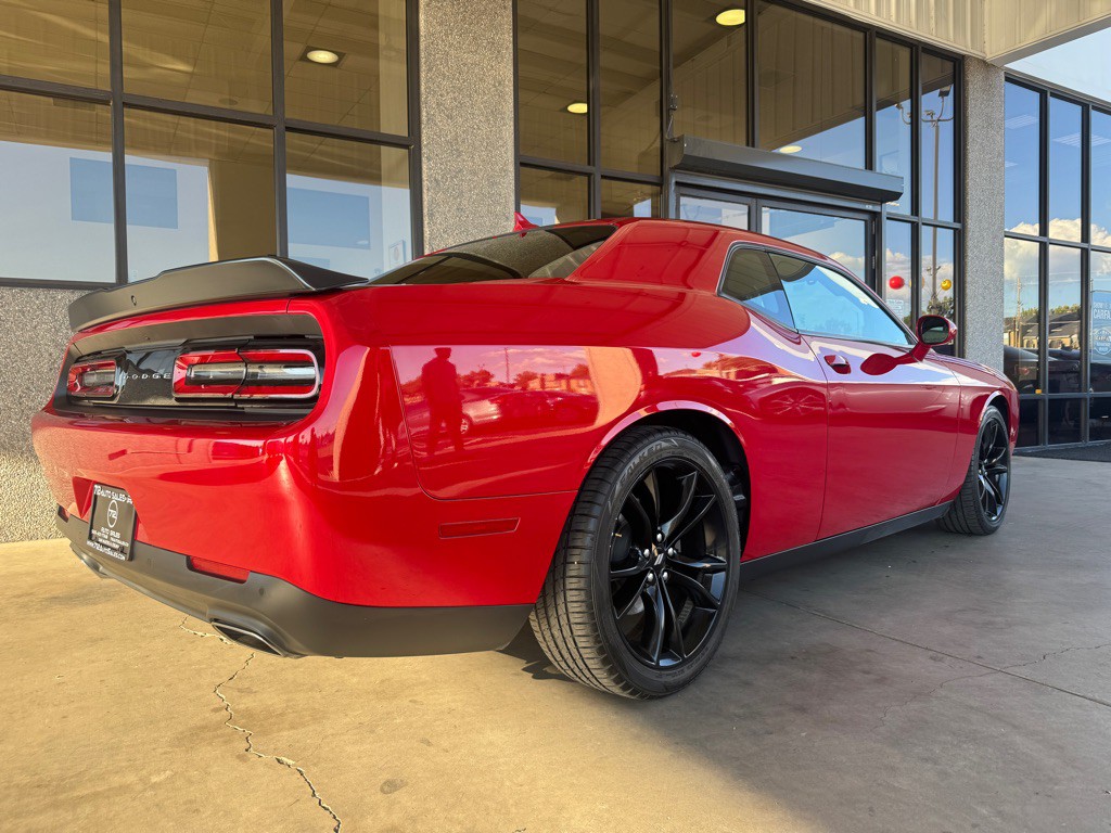 2017 Dodge Challenger Image 34