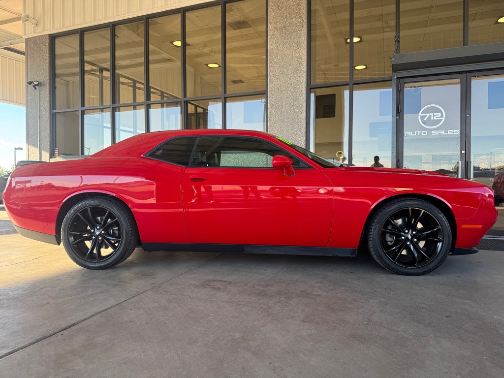 2017 Dodge Challenger Image 36