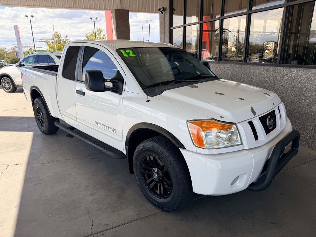 2012 Nissan Titan Image 4