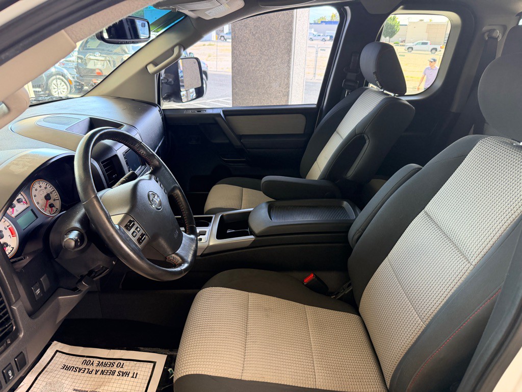 2012 Nissan Titan Image 6