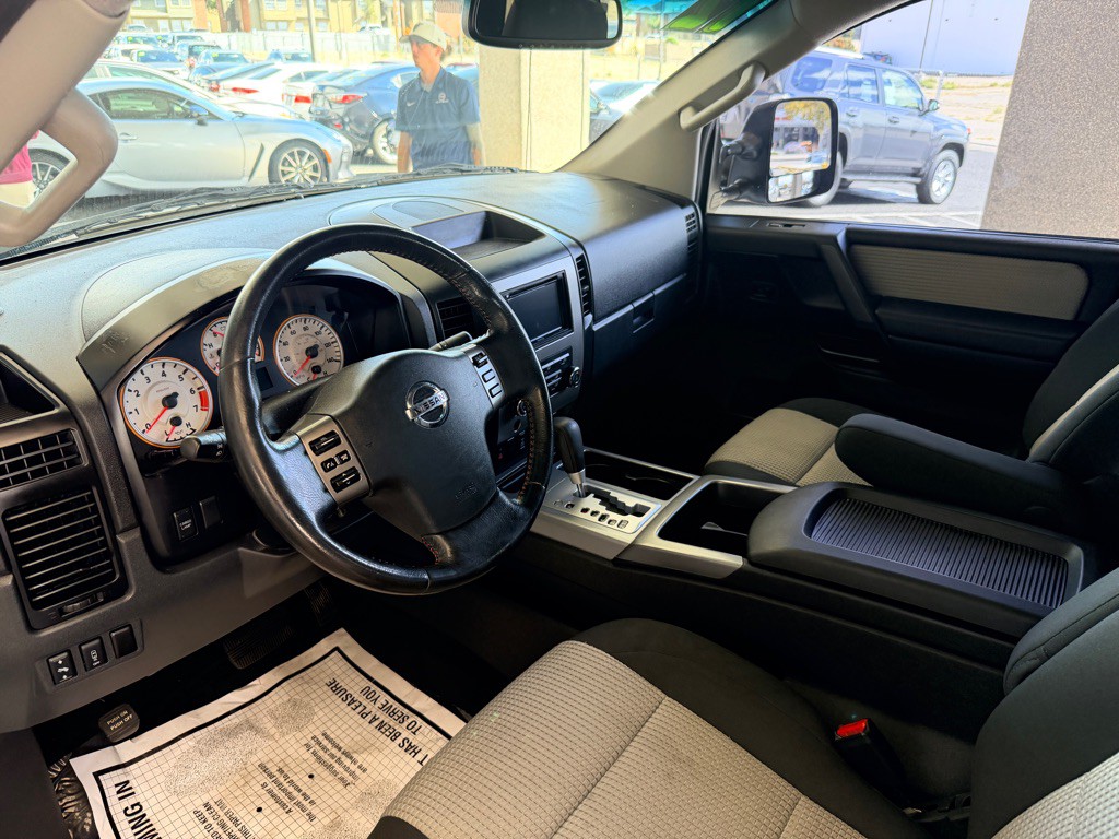 2012 Nissan Titan Image 8