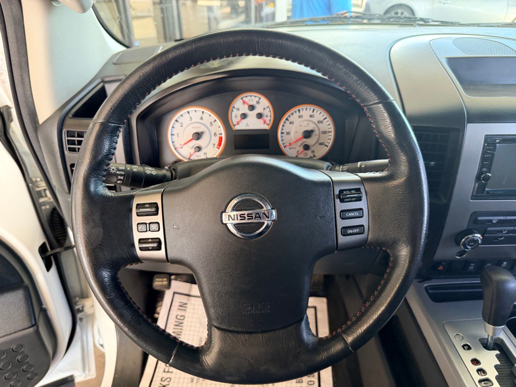 2012 Nissan Titan Image 9