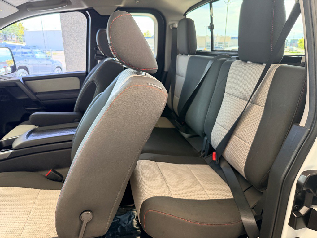 2012 Nissan Titan Image 14