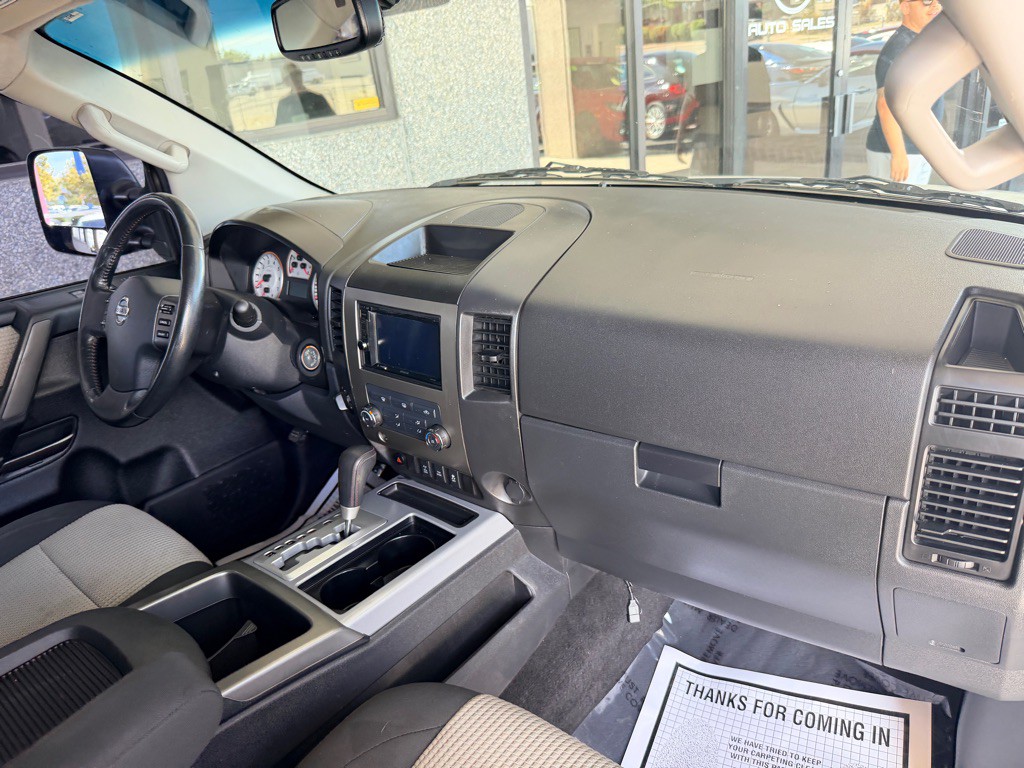 2012 Nissan Titan Image 20