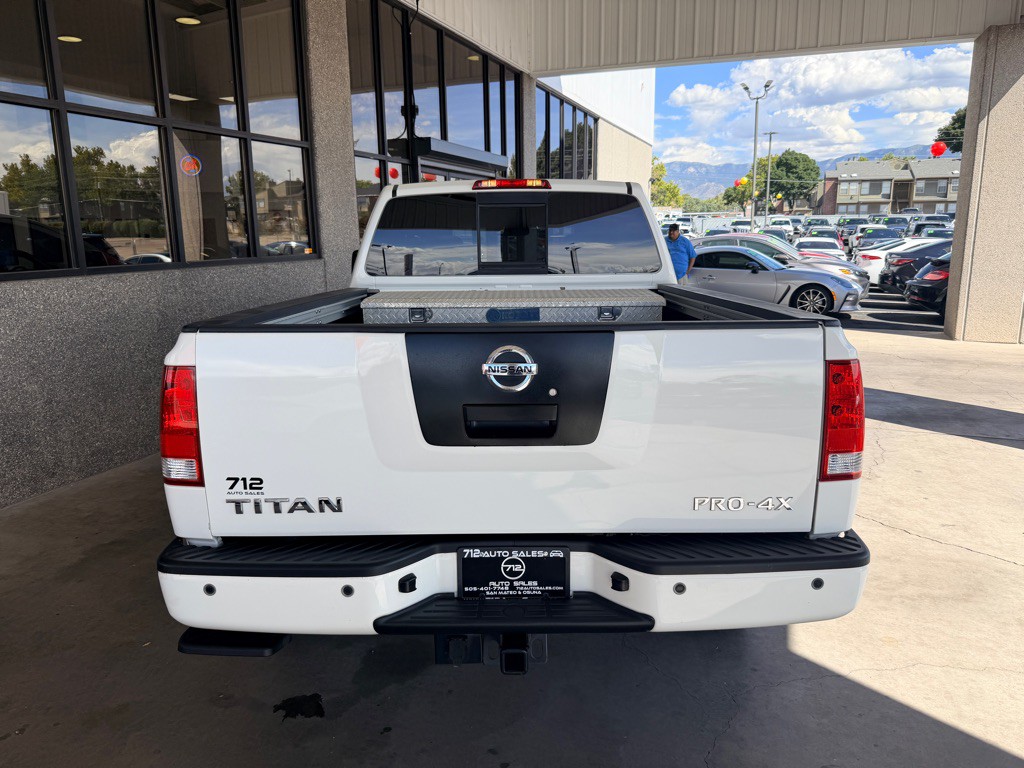 2012 Nissan Titan Image 33