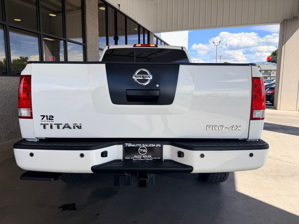 2012 Nissan Titan Image 34