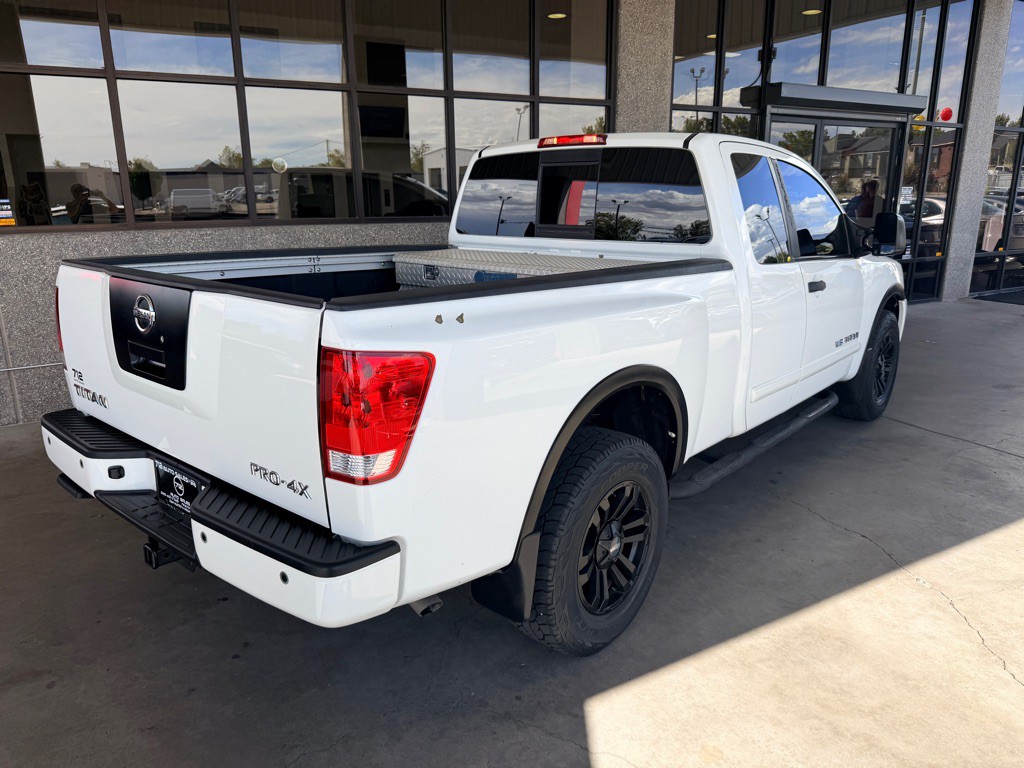2012 Nissan Titan Image 35