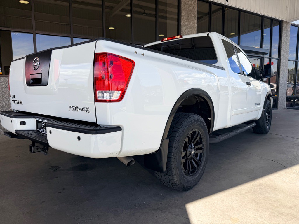 2012 Nissan Titan Image 36