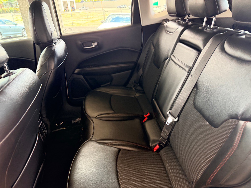 2019 Jeep Compass Image 15