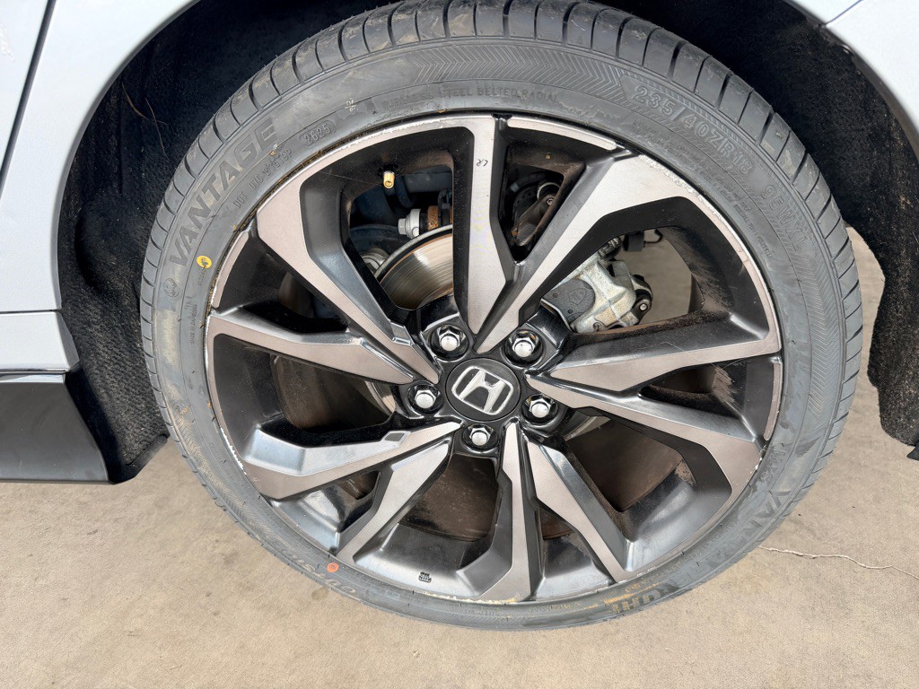 2018 Honda Civic Image 39