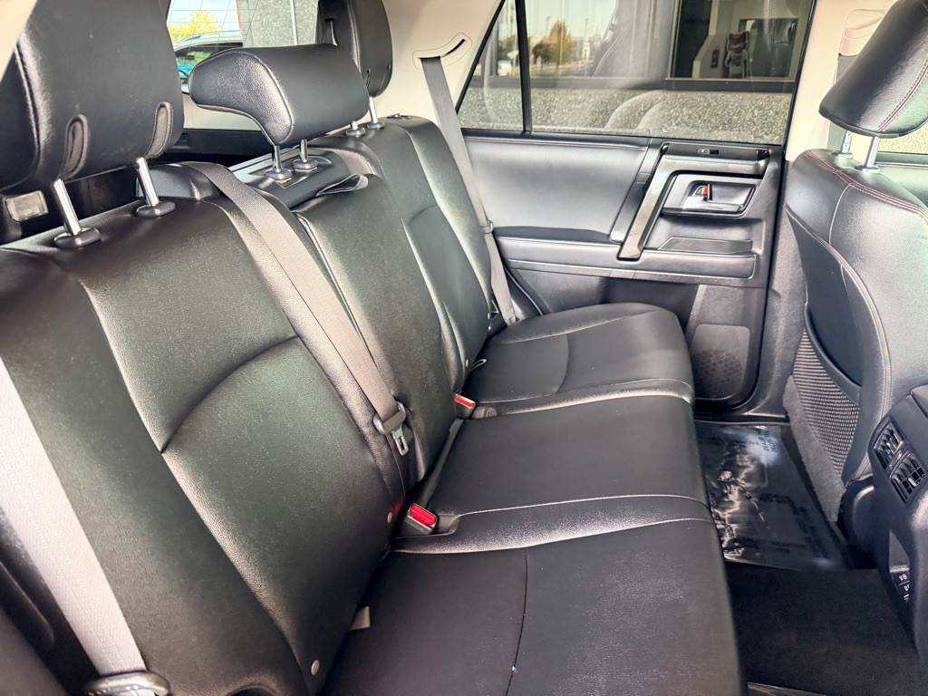 2020 Toyota 4Runner Image 17