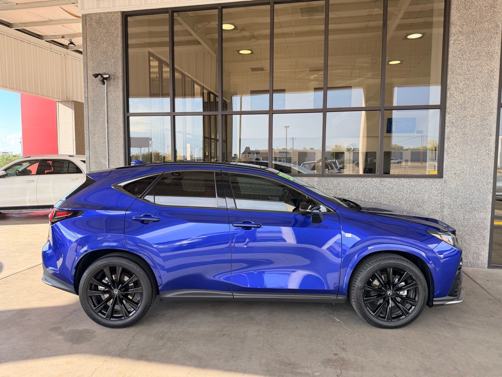 2023 Lexus NX Image 3