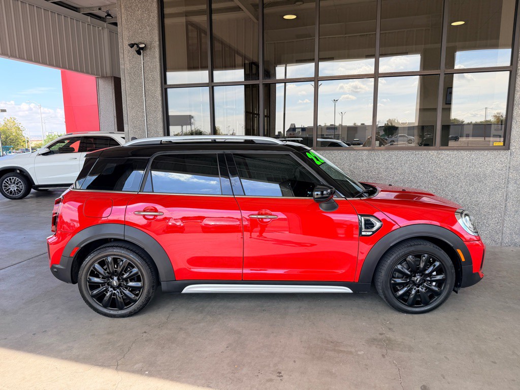 2022 MINI Cooper Image 3