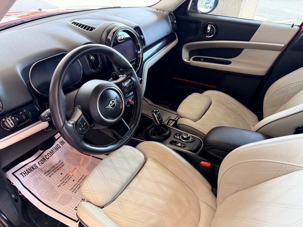 2022 MINI Cooper Image 8