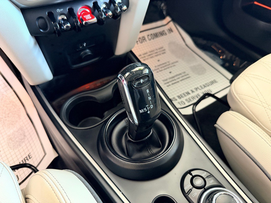 2022 MINI Cooper Image 11