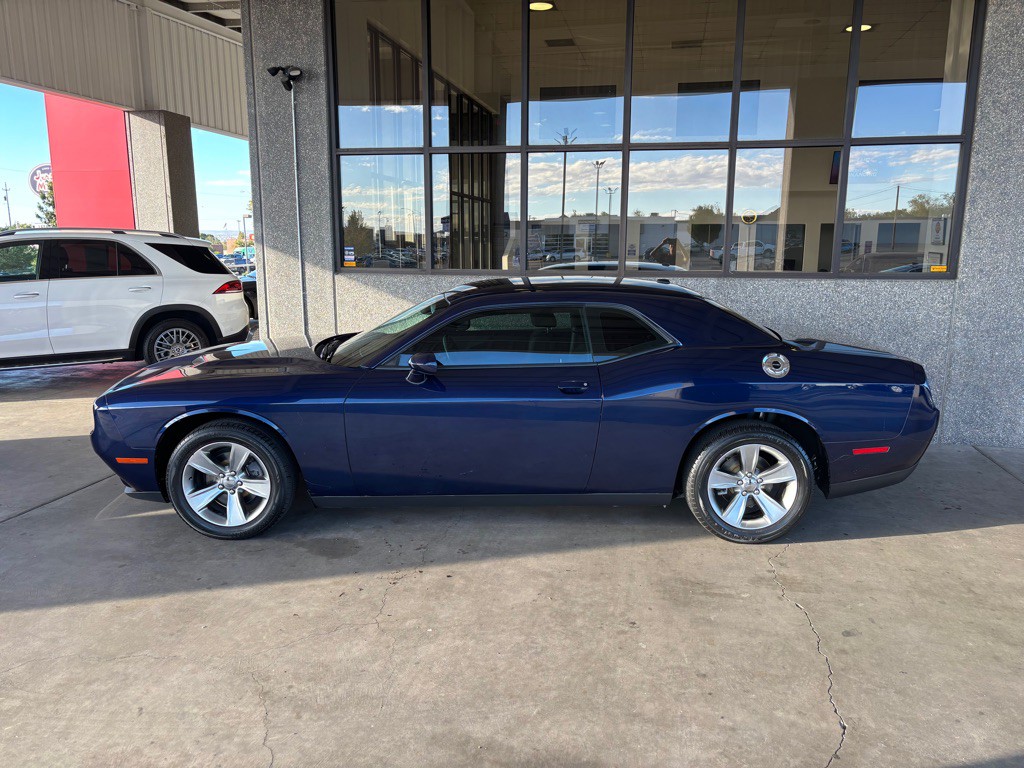 2015 Dodge Challenger Image 2