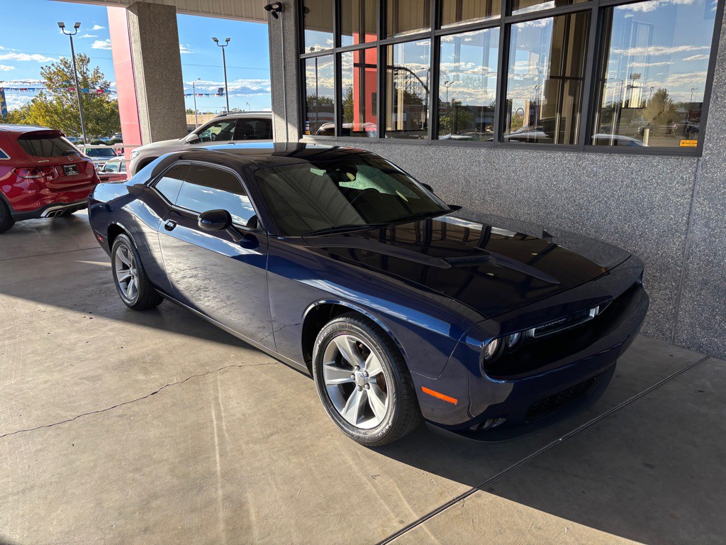 2015 Dodge Challenger Image 4