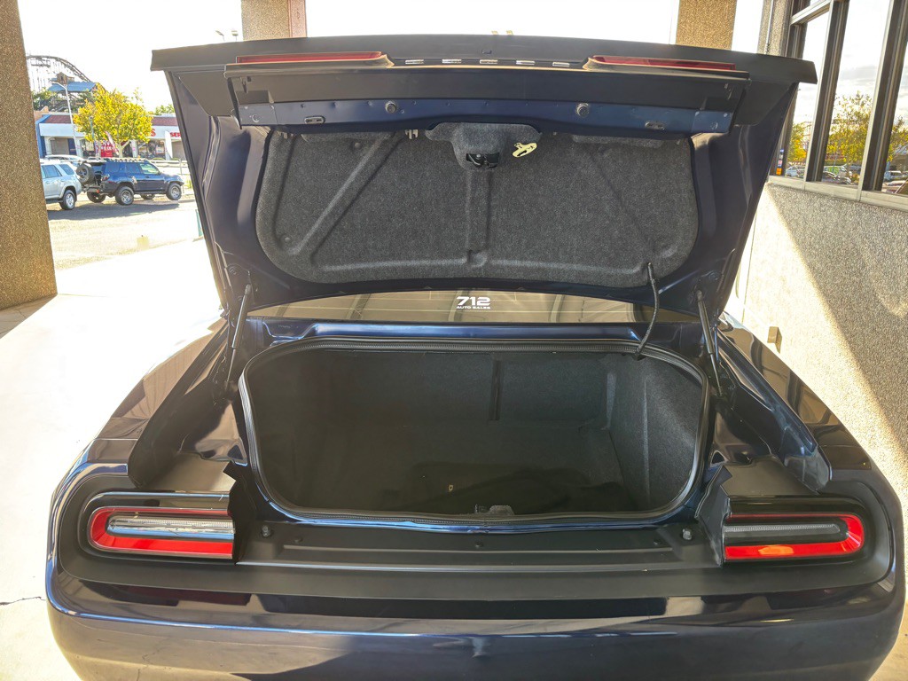 2015 Dodge Challenger Image 16