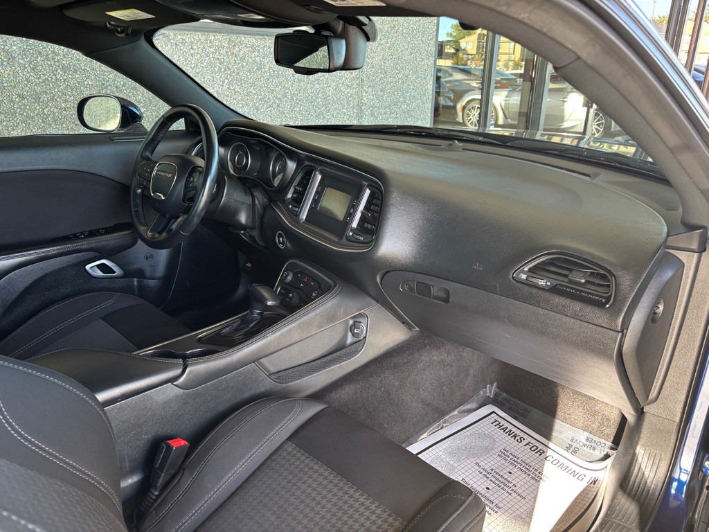 2015 Dodge Challenger Image 20
