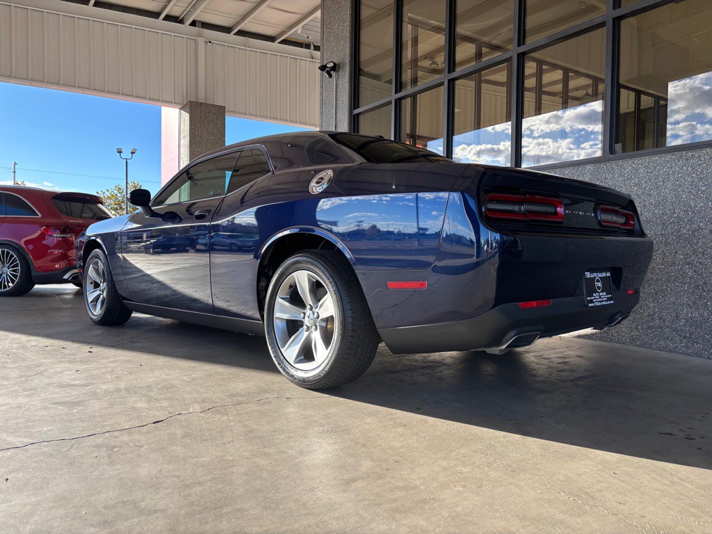 2015 Dodge Challenger Image 31