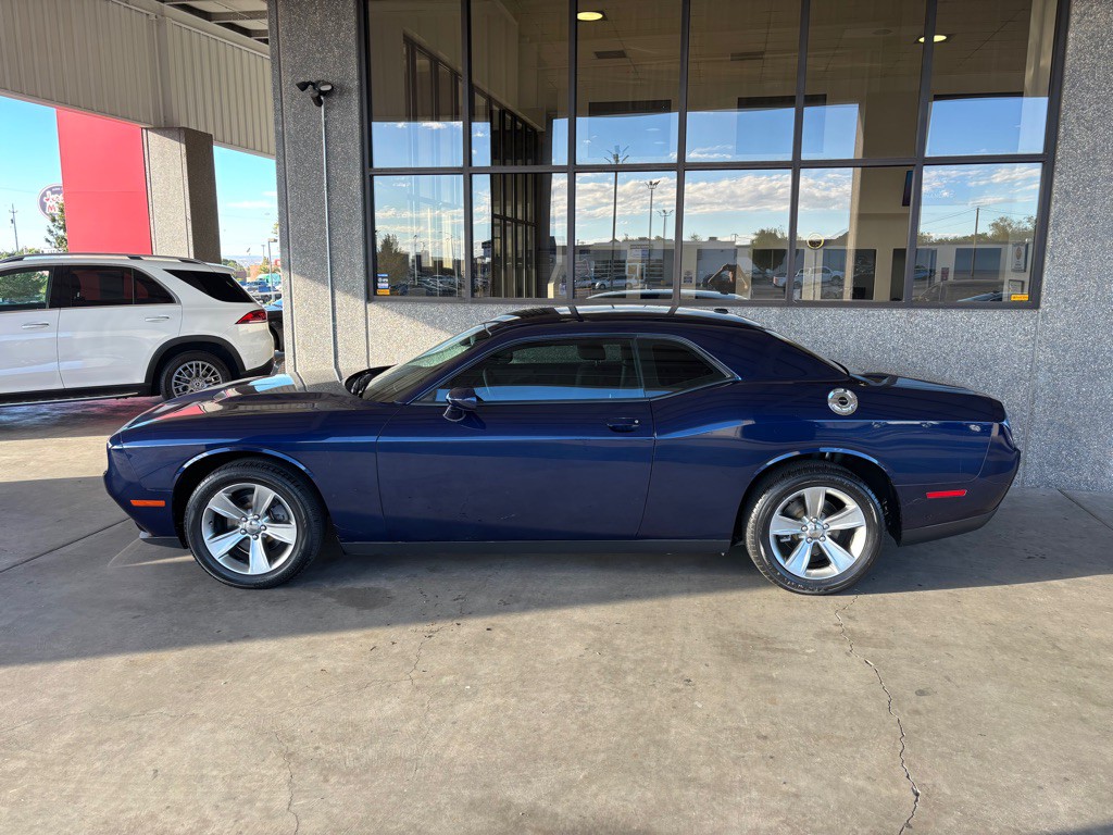 2015 Dodge Challenger Image 32