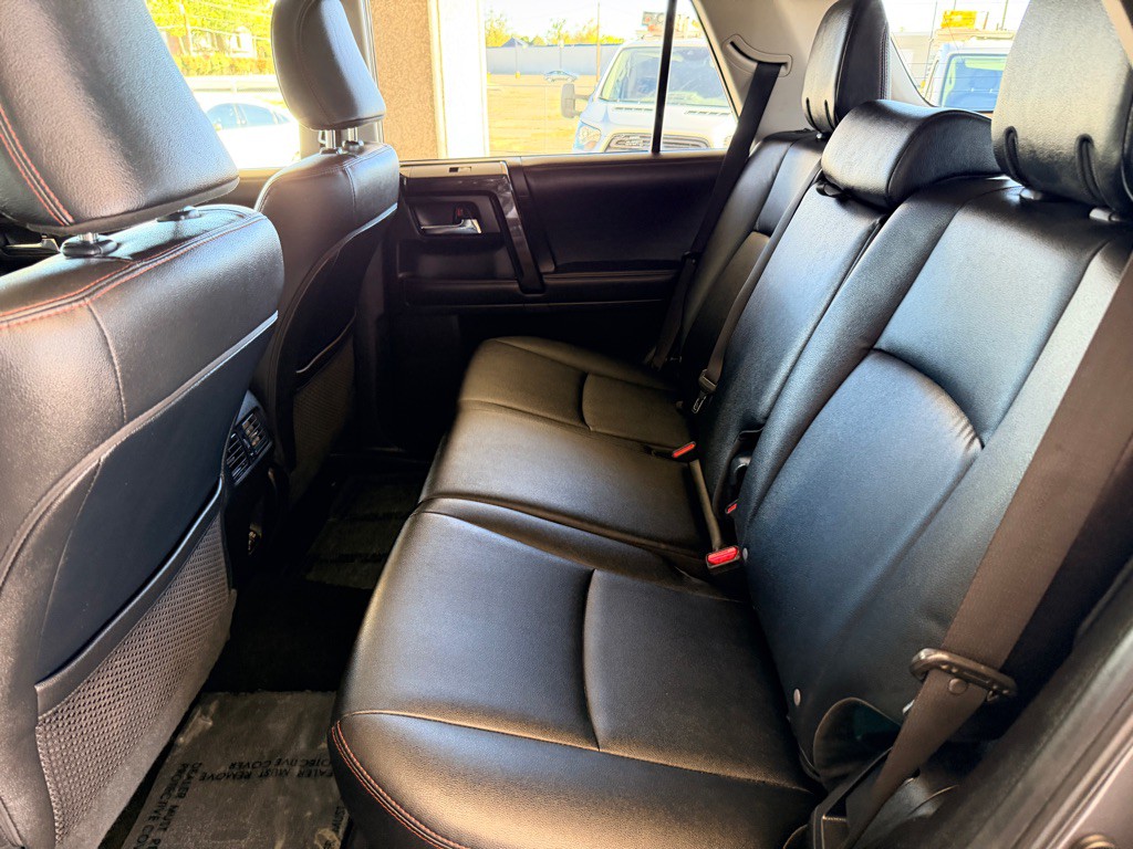 2022 Toyota 4Runner Image 18