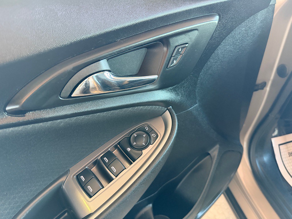 2023 Chevrolet Malibu Image 5