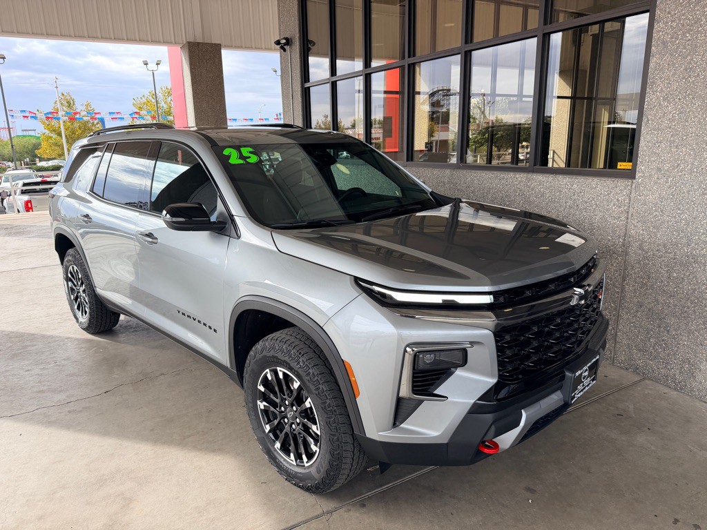 2025 Chevrolet Traverse Image 4