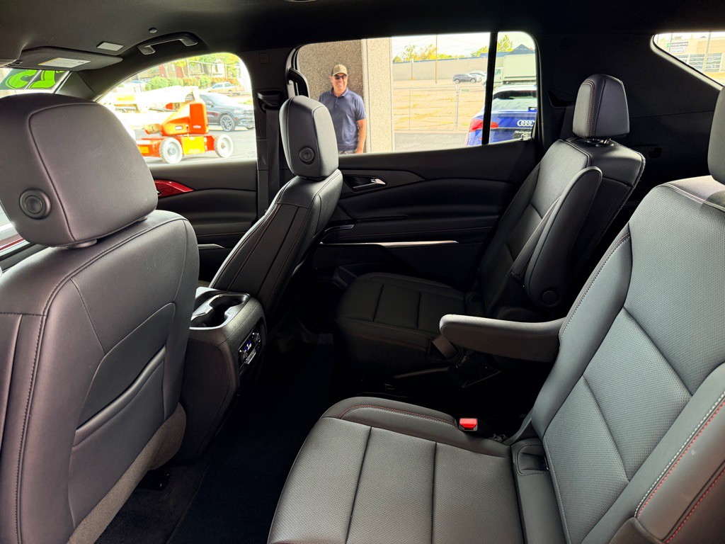 2025 Chevrolet Traverse Image 16