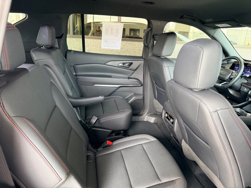 2025 Chevrolet Traverse Image 21