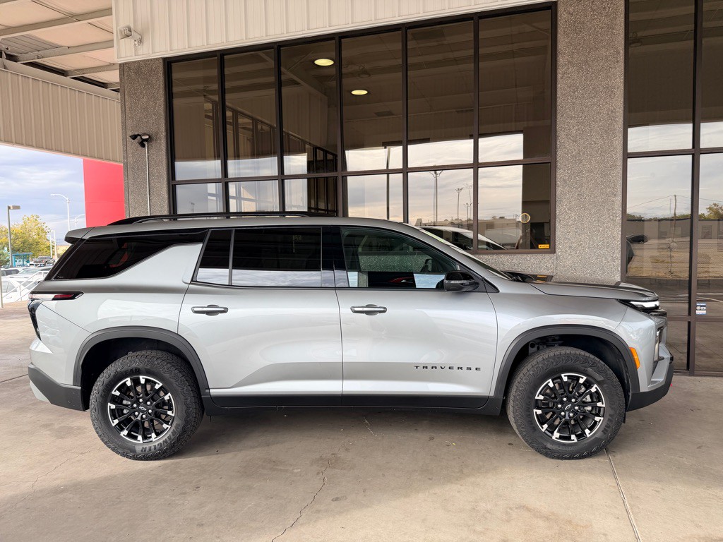 2025 Chevrolet Traverse Image 38