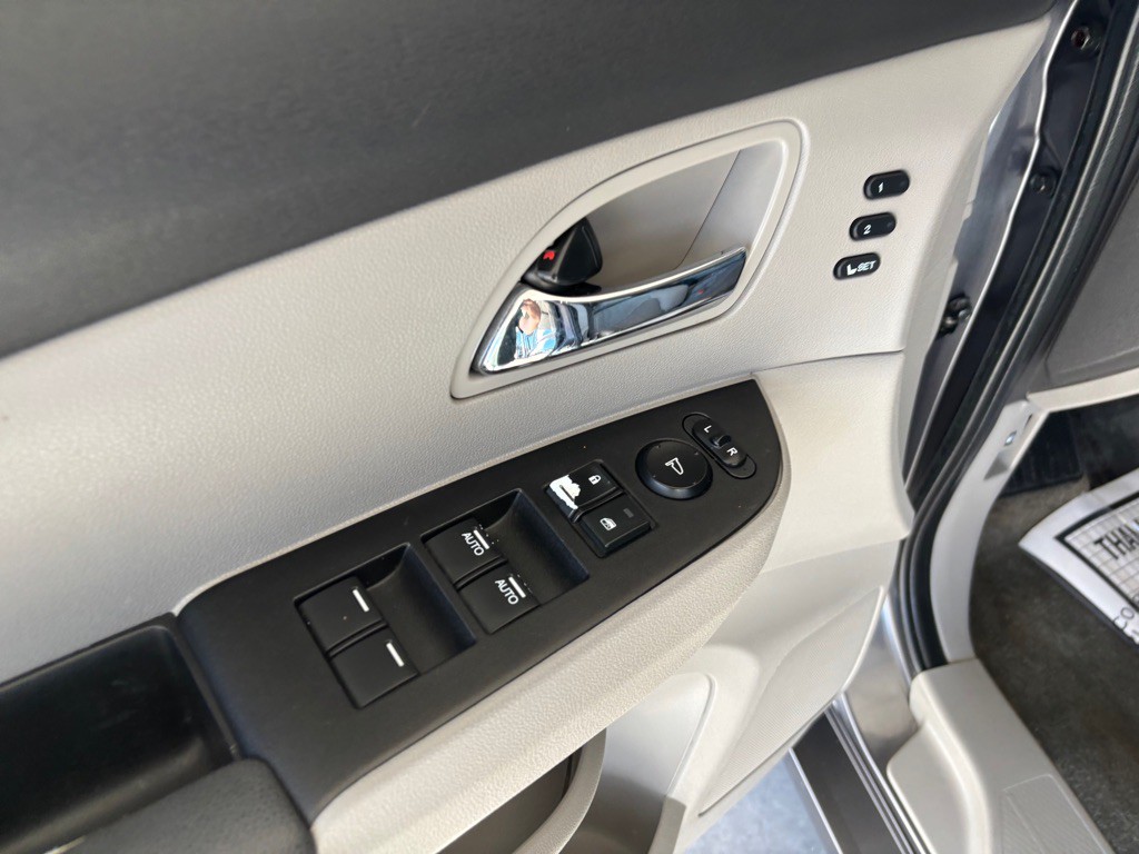 2014 Honda Odyssey Image 9