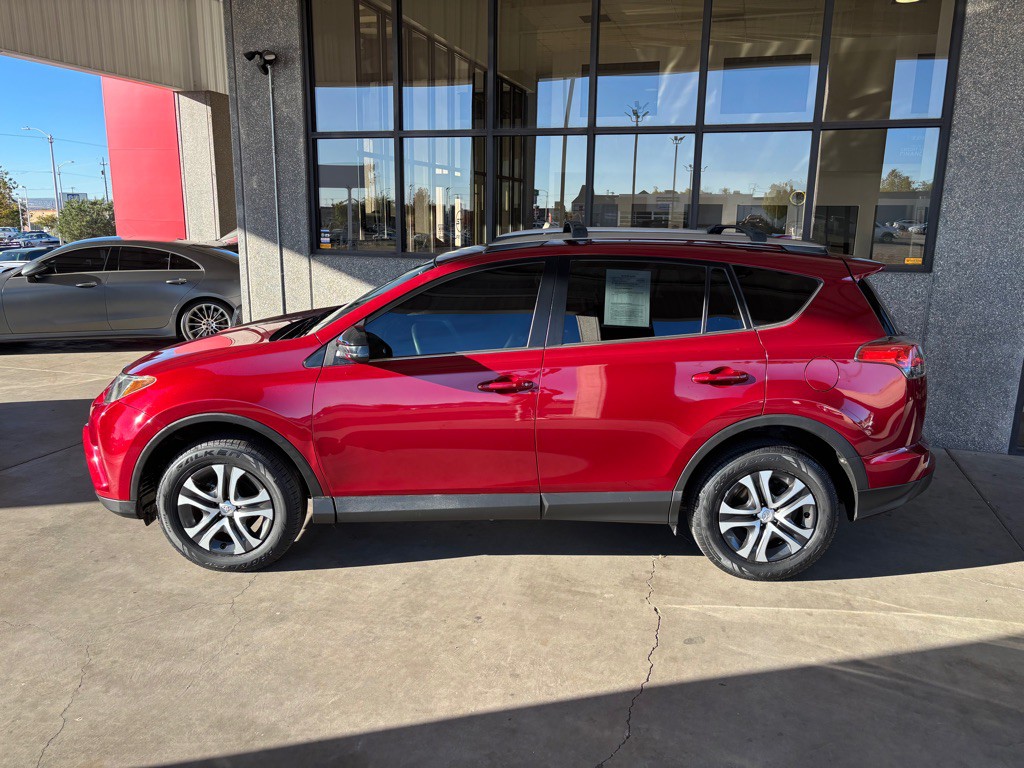 2018 Toyota Rav4 Image 2