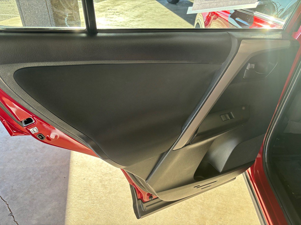 2018 Toyota Rav4 Image 18