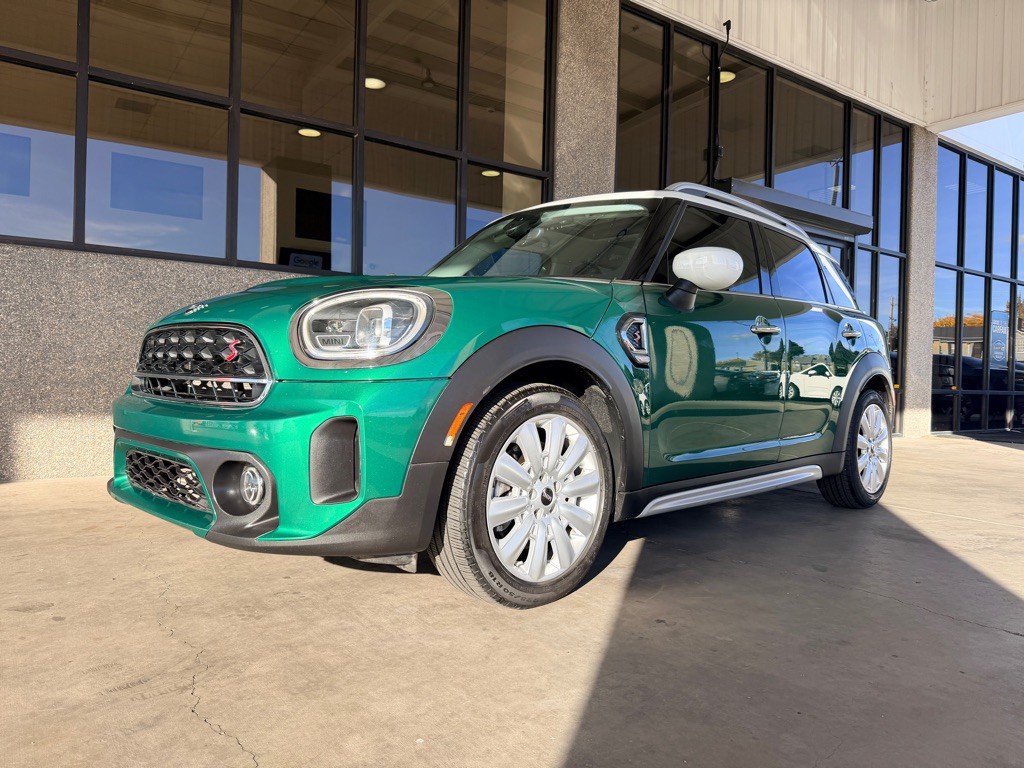 2022 MINI Cooper Image 1