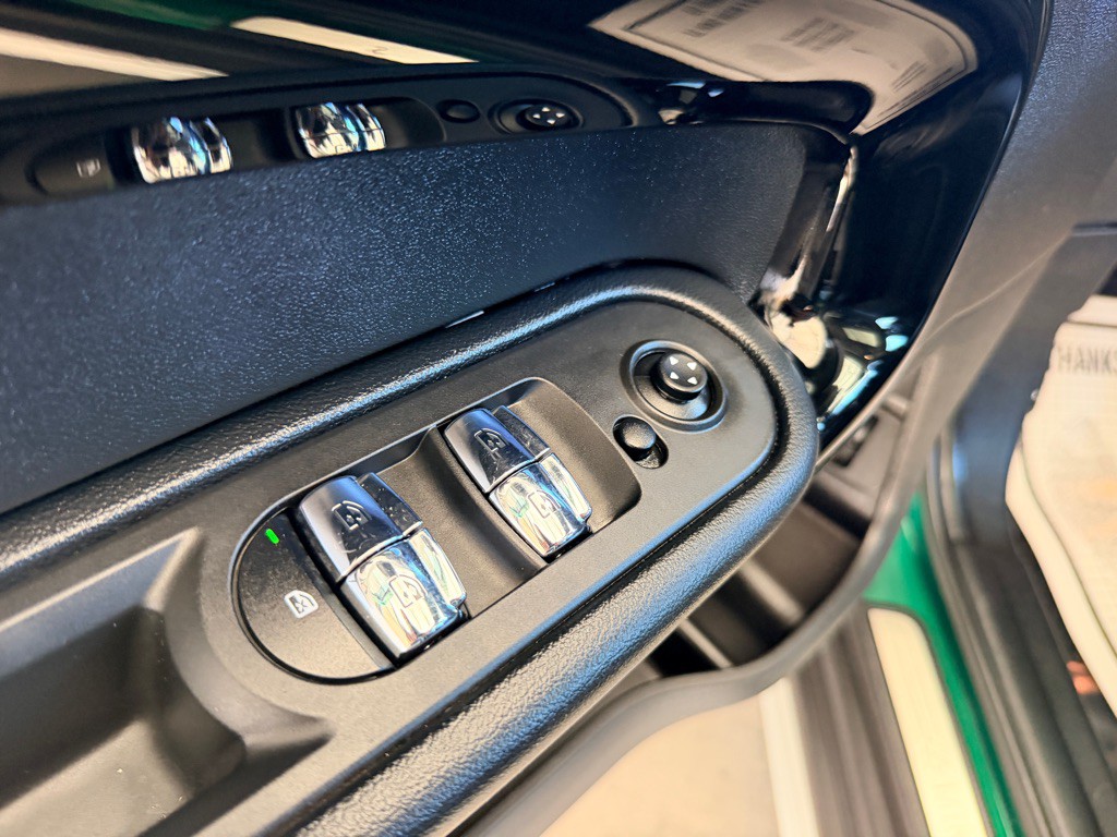 2022 MINI Cooper Image 5