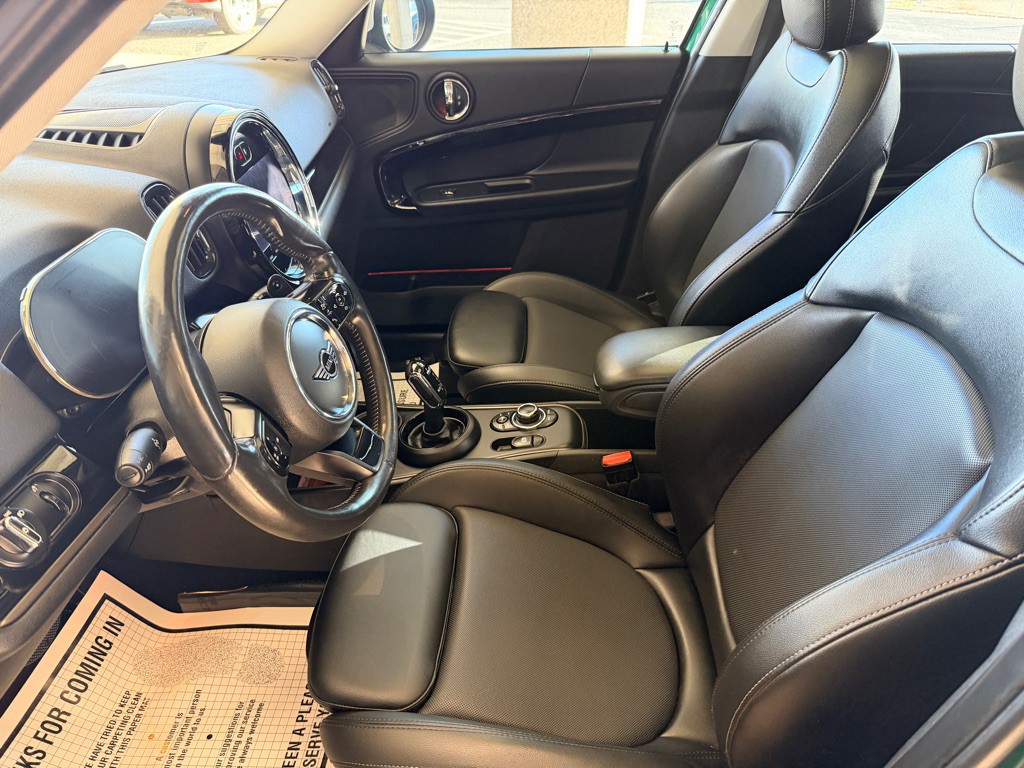 2022 MINI Cooper Image 6