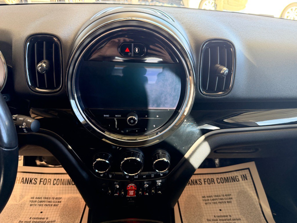 2022 MINI Cooper Image 11