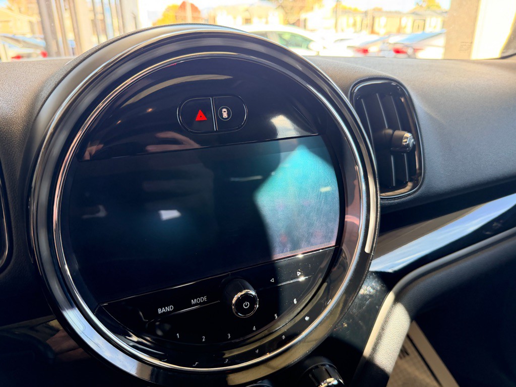 2022 MINI Cooper Image 12