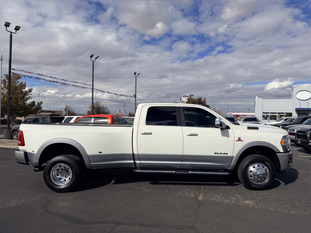 2021 RAM 3500 Image 3