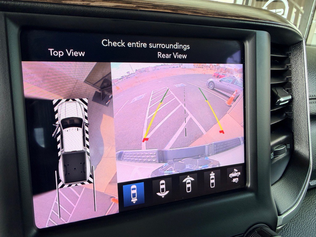 2021 RAM 3500 Image 16