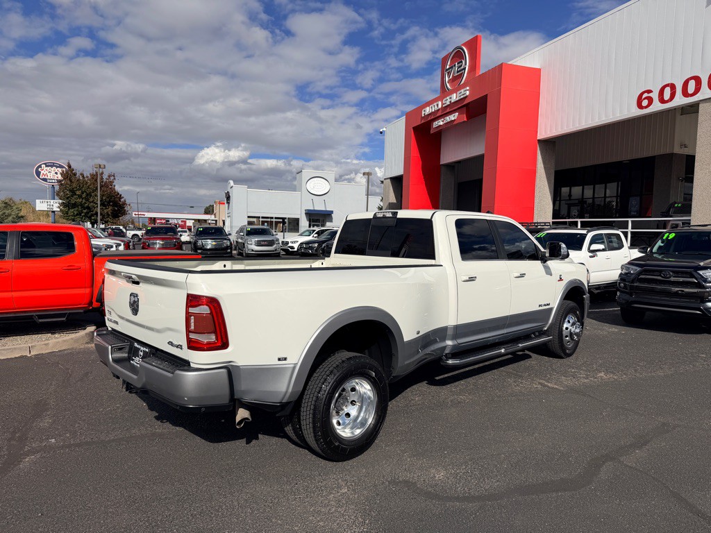 2021 RAM 3500 Image 38